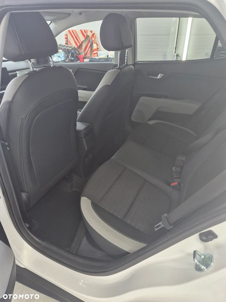 Kia Stonic - 12