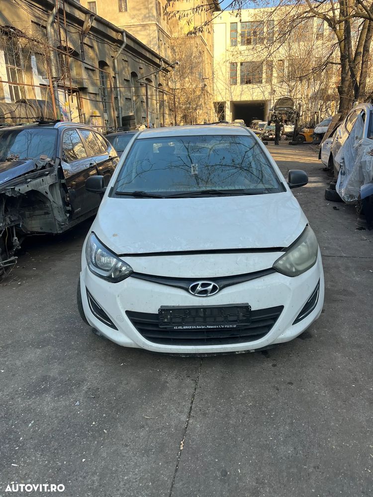 Dezmembrez Hyundai I20 1,1 CRDI  2015 alb - 9