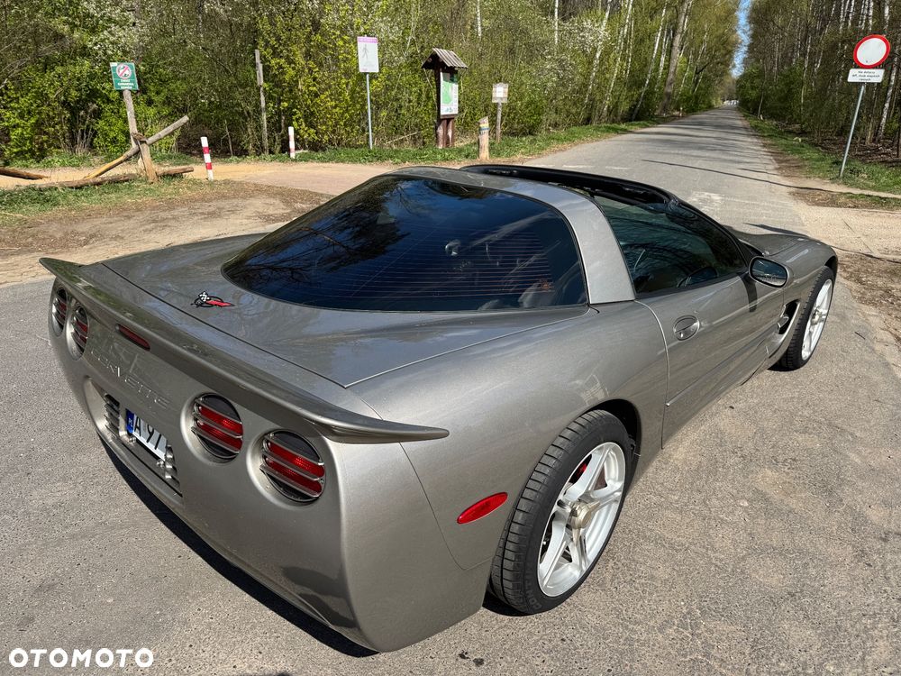 Chevrolet Corvette - 37