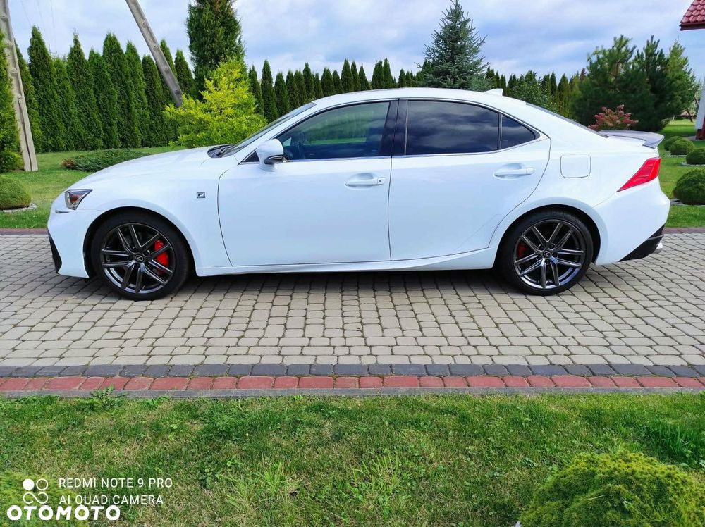 Lexus IS 200t / 300 F Sport - 1