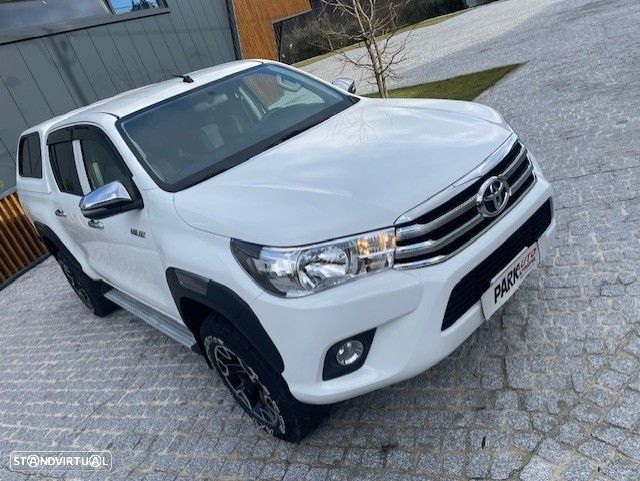 Toyota Hilux 2.4 D-4D 4WD CD CH - 4