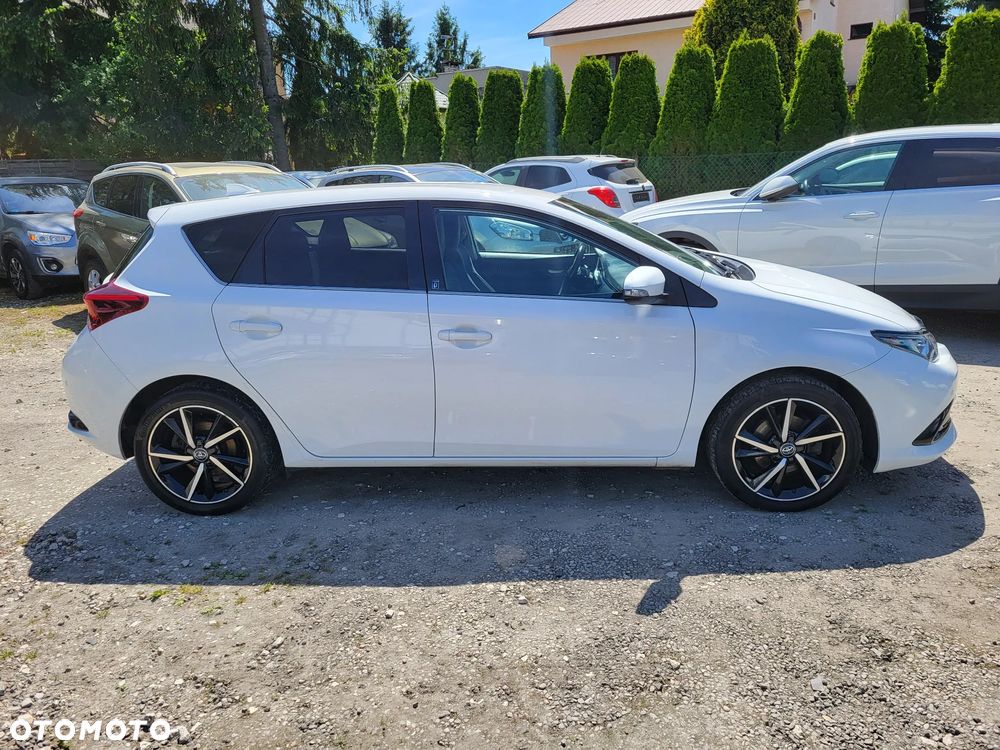 Toyota Auris 1.2 Turbo Team Deutschland - 4