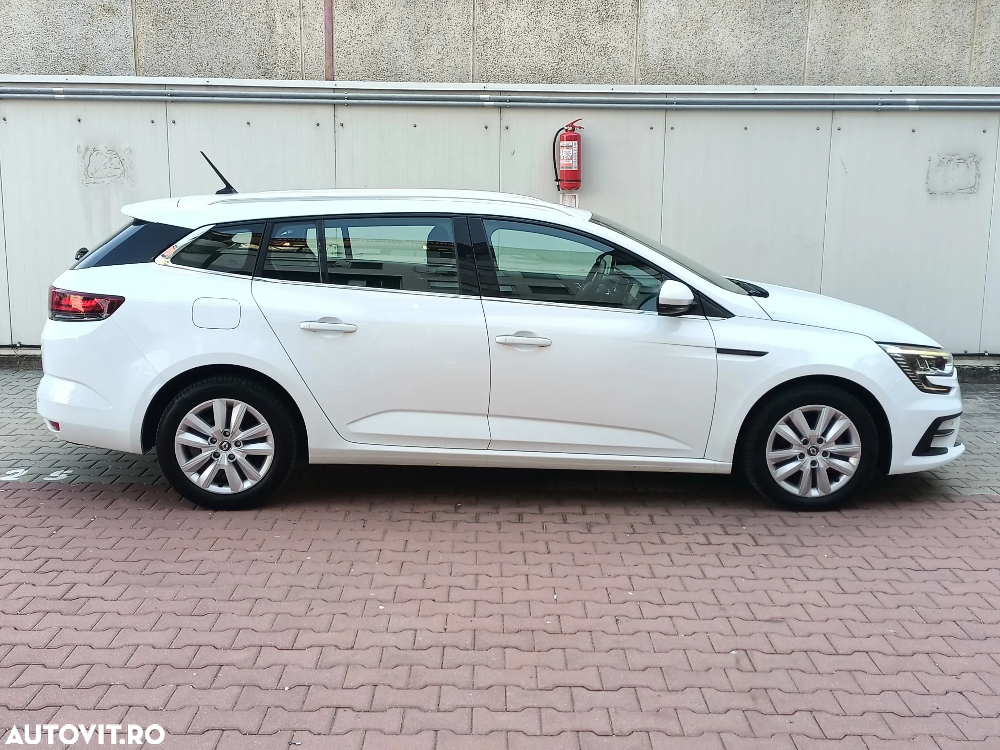 Renault Megane BLUE dCi 115 BUSINESS EDITION - 11
