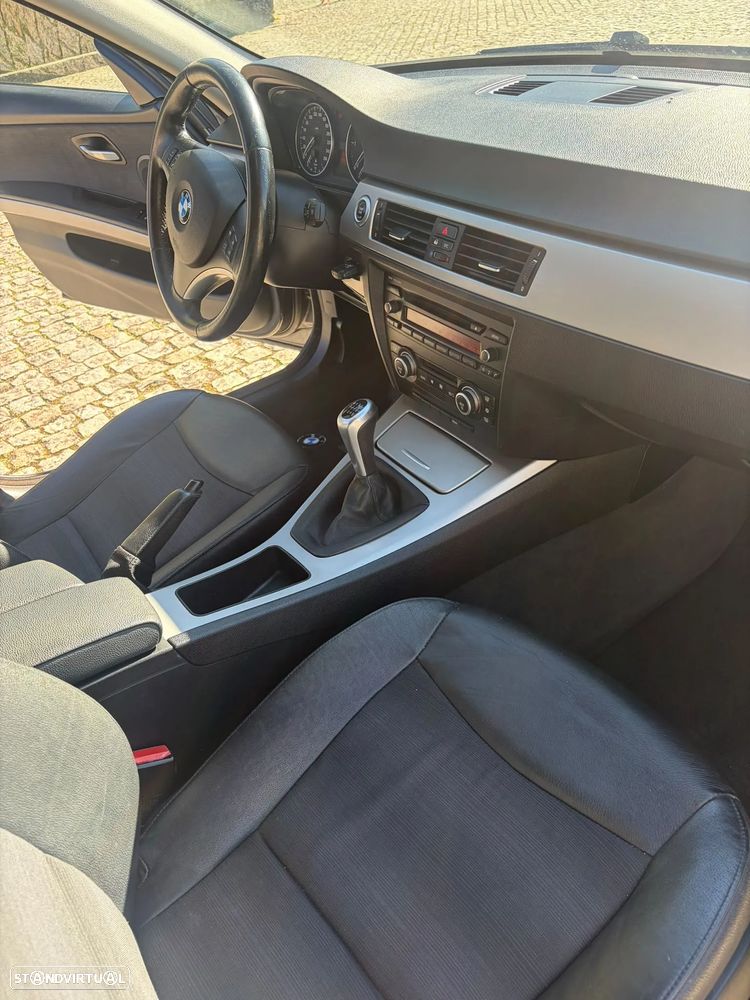 BMW 320 d Sport - 19