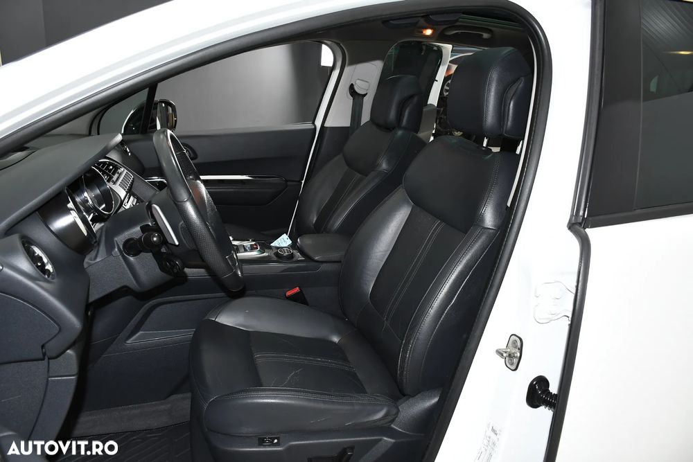 Peugeot 3008 HYbrid4 - 16