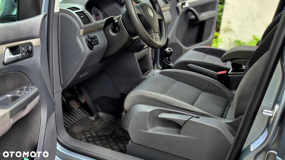 Volkswagen Touran 1.9 TDI DPF BlueMot Trendline - 9