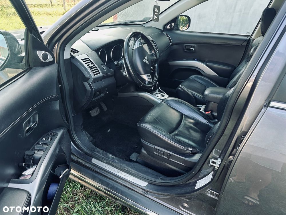 Mitsubishi Outlander 2.0 2WD CVT Invite - 11