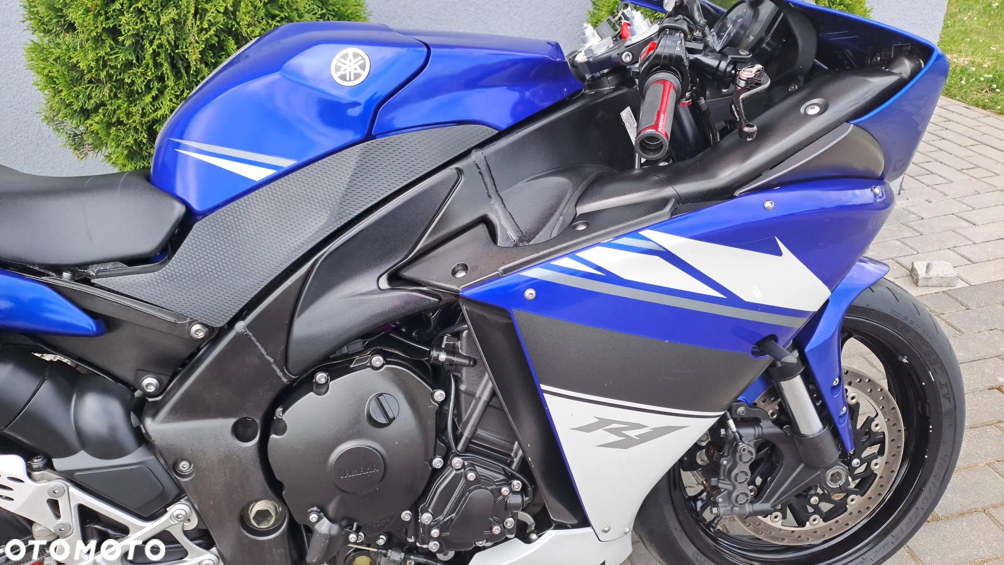 Yamaha R1 - 17