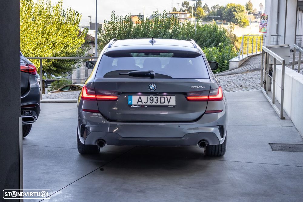 BMW 330 e Pack Desportivo M Pro Auto - 6
