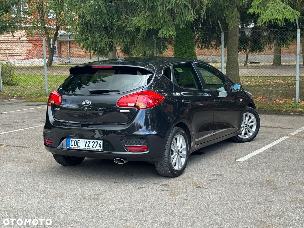 Kia Ceed 1.6 CRDi 136 ISG Dream Team Edition - 16