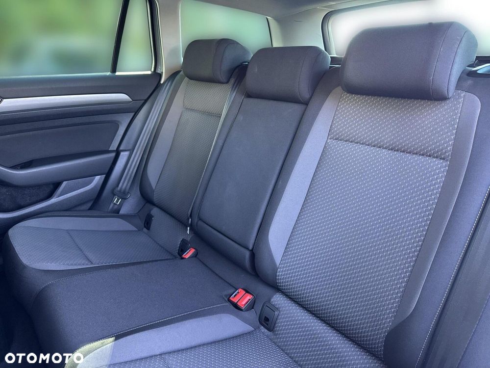 Volkswagen Passat - 17