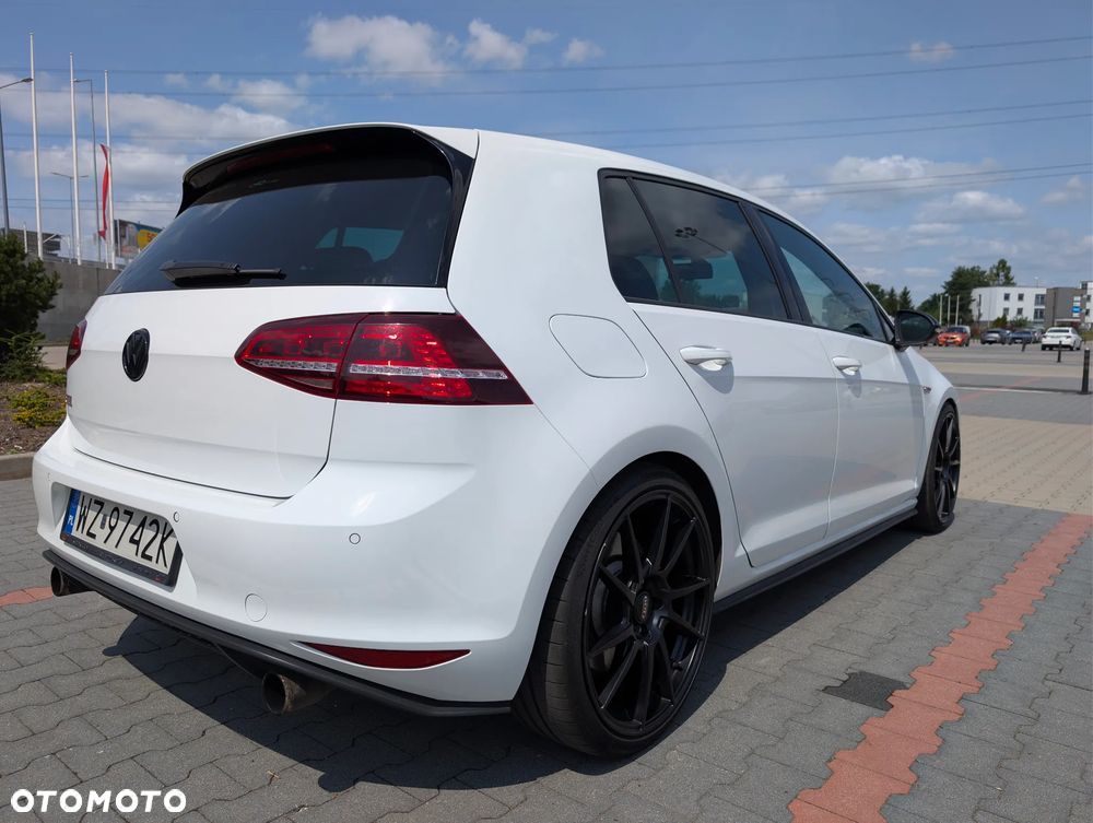 Volkswagen Golf - 4