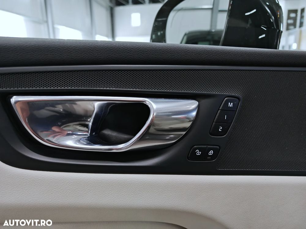 Volvo XC 60 Recharge T8 Twin Engine eAWD Inscription - 28