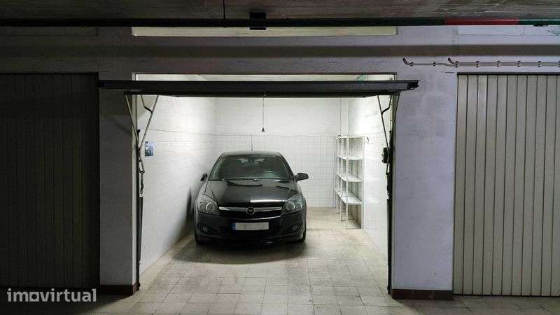 Arrenda-se Garagem no Laranjeiro, Almada - Grande imagem: 5/8