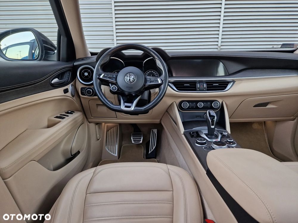 Alfa Romeo Stelvio 2.0 Turbo TI Q4 - 32