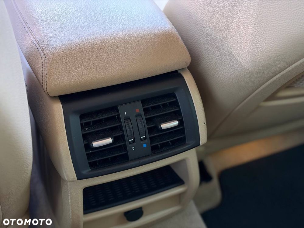 BMW X3 28i xDrive - 9