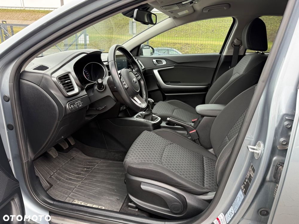 Kia XCeed 1.4 T-GDI M - 25