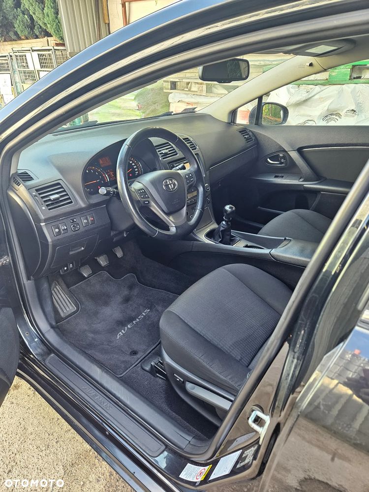 Toyota Avensis 1.8 Sol plus NAVI - 20