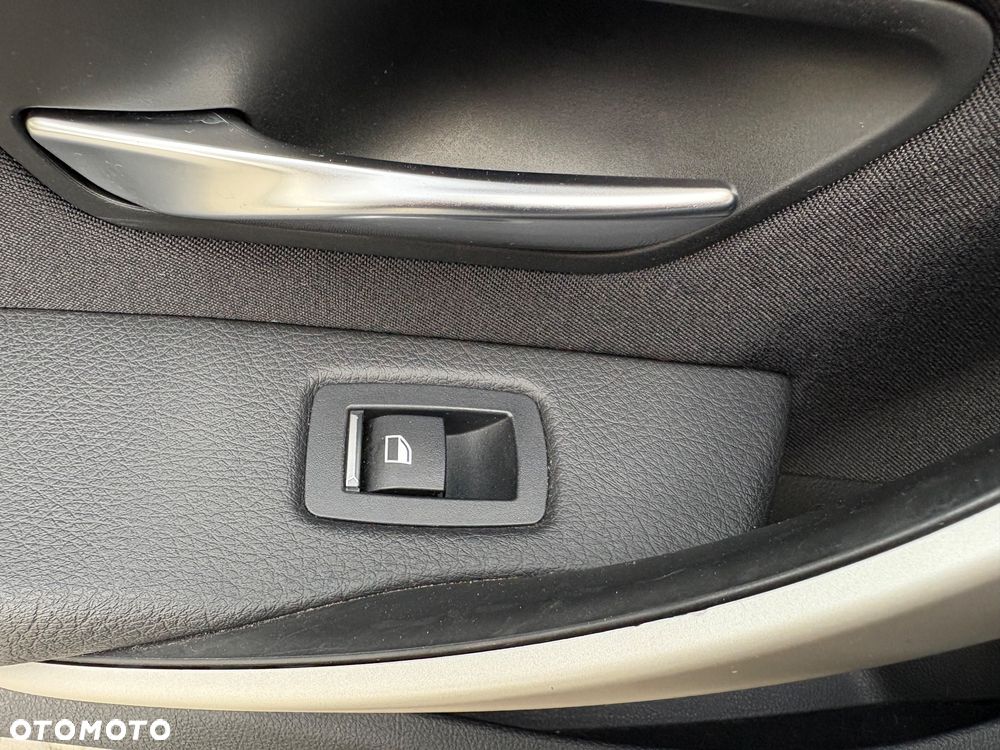 BMW 3GT 318d Advantage - 24