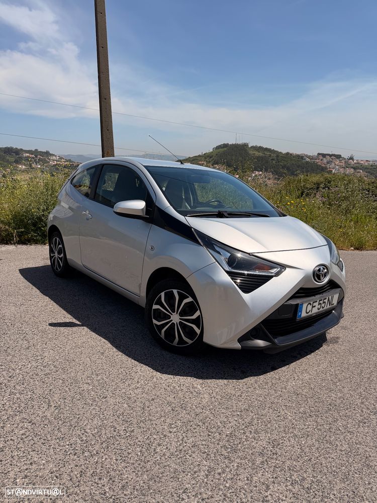 Toyota Aygo 1.0 X-Play Plus+X-Touch+TSS - 1