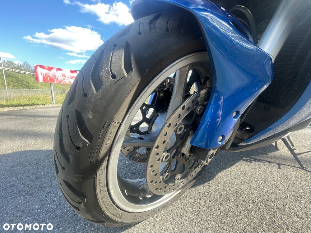 Honda VFR - 15
