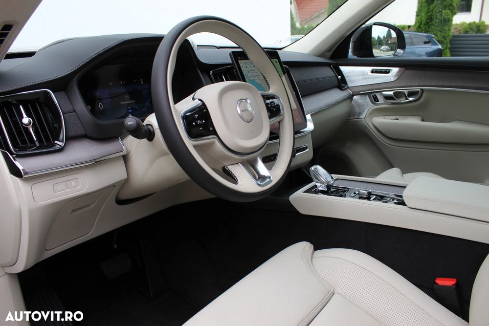 Volvo XC 90 T8 AWD Ultra Dark - 12