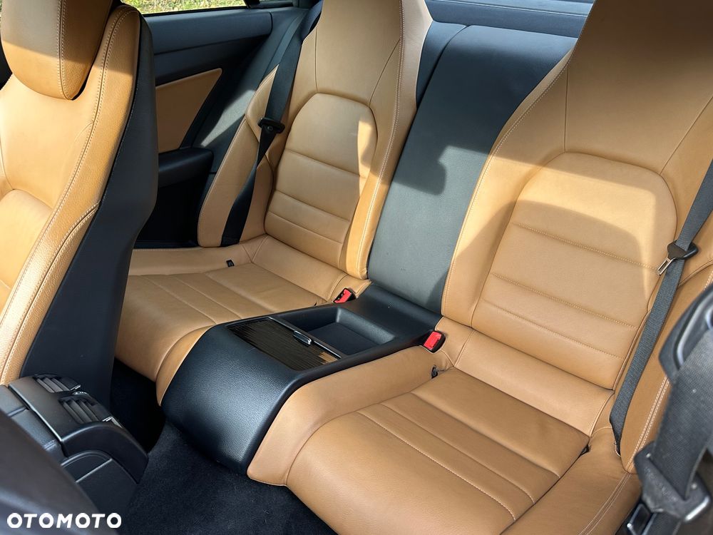 Mercedes-Benz Klasa E - 9