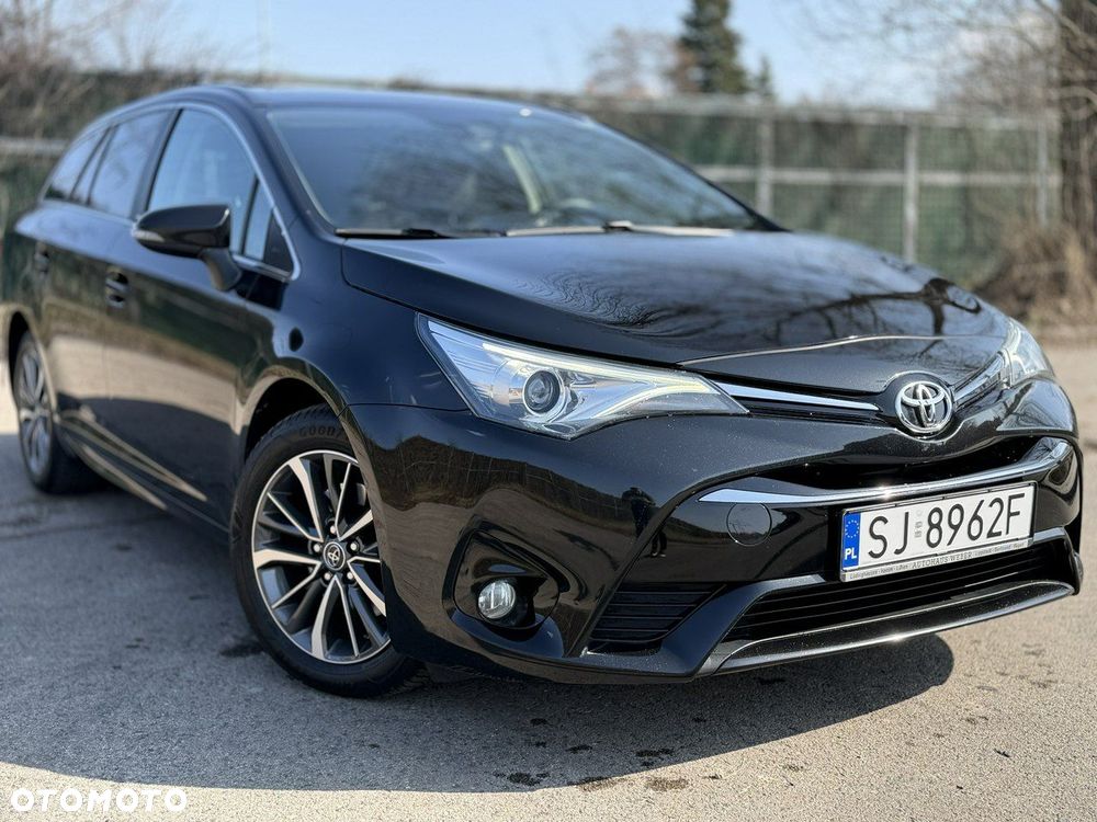 Toyota Avensis - 2