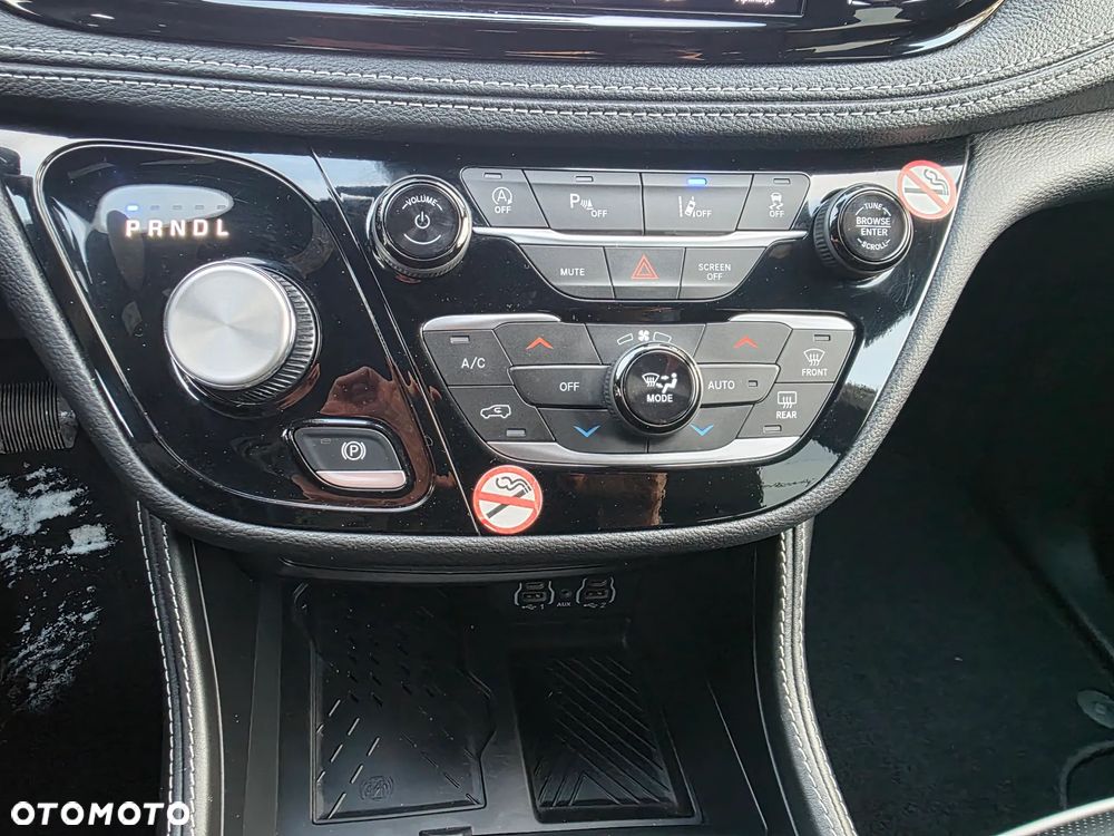 Chrysler Pacifica - 22