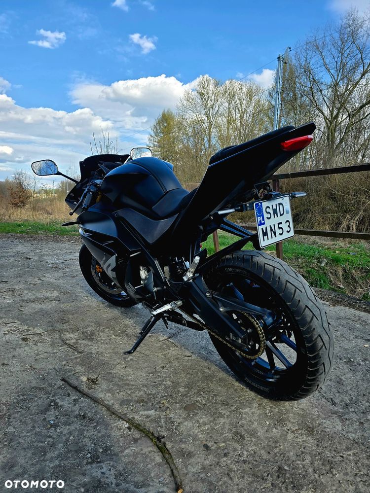 Yamaha YZF - 3