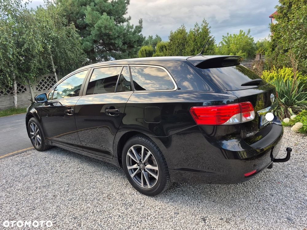 Toyota Avensis 1.8 Premium - 16