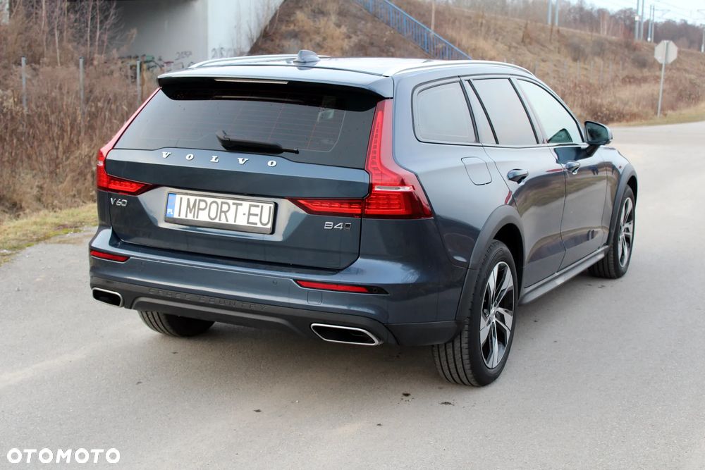 Volvo V60 Cross Country B4 D AWD Geartronic Pro - 9