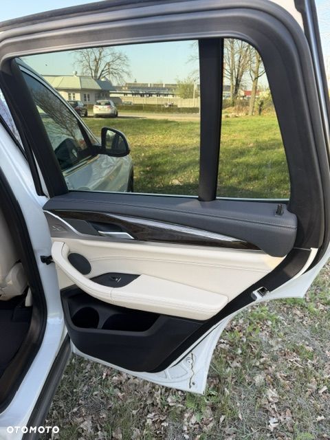BMW X3 xDrive30i Luxury Line sport - 19