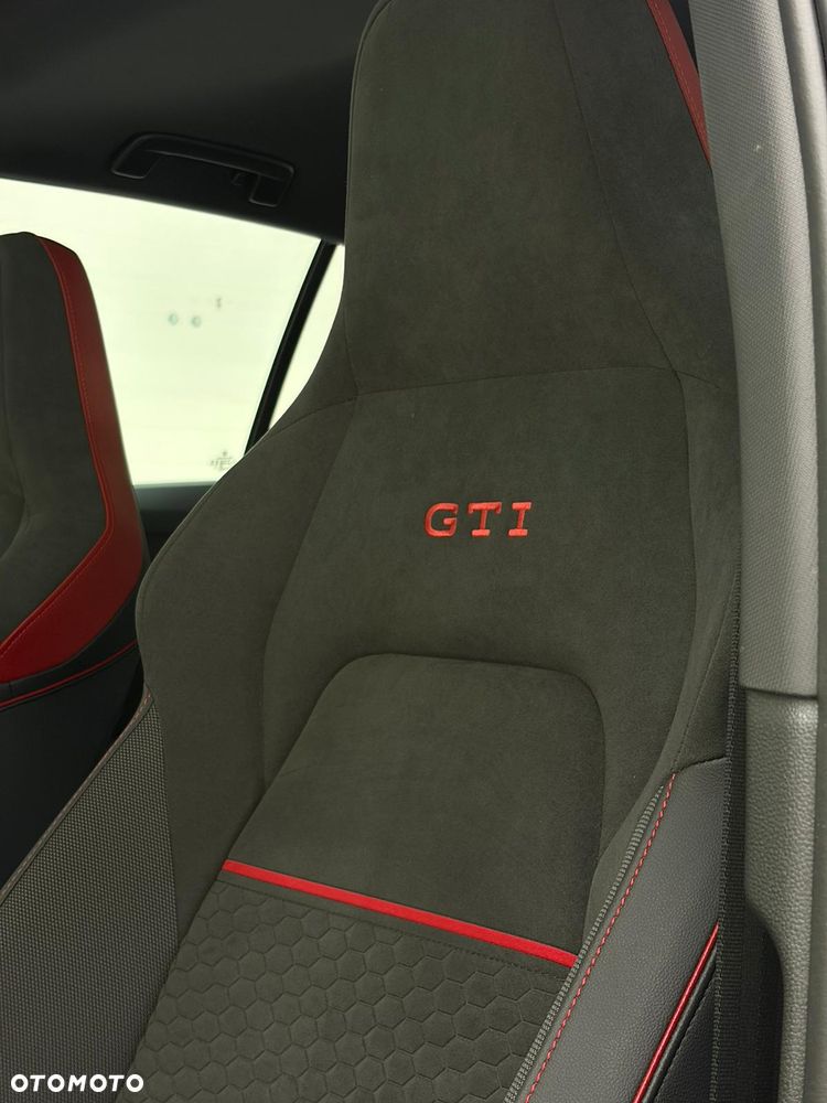 Volkswagen Golf - 17