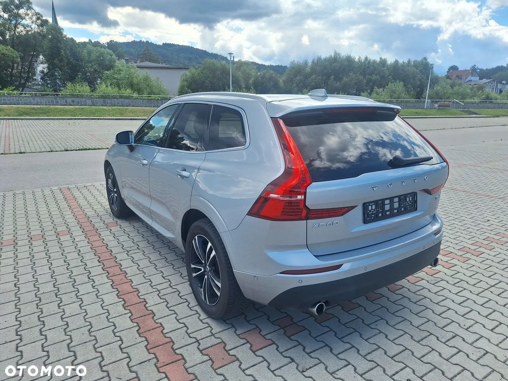 Volvo XC 60 T6 AWD Geartronic Momentum Pro - 2