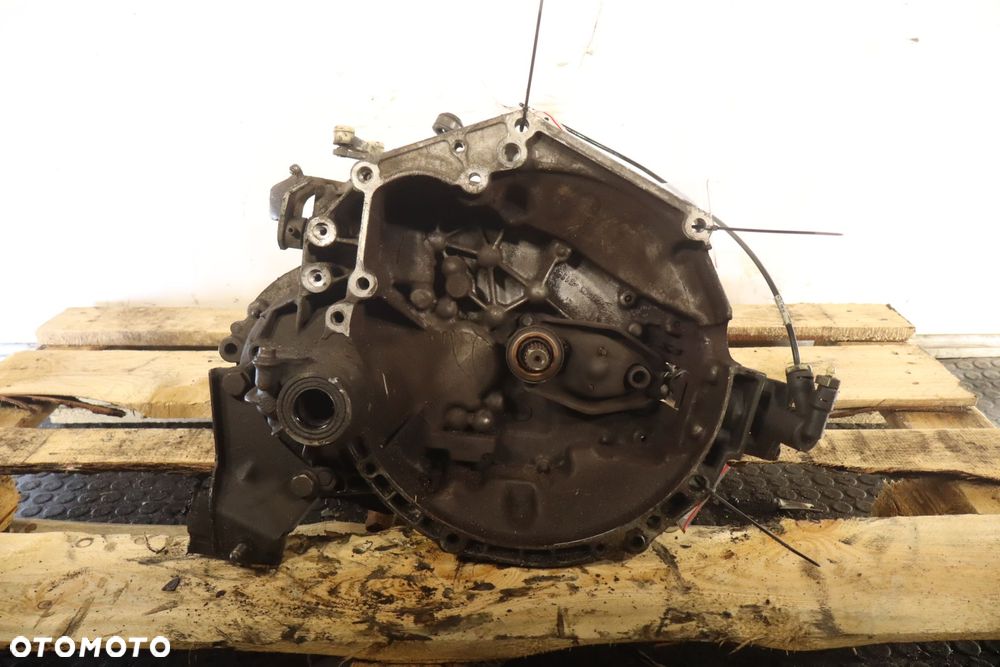 SKRZYNIA BIEGÓW 5 BIEGOWA PEUGEOT 207 1.4 20CQ87 - 1