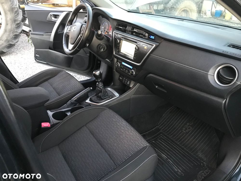 Toyota Auris - 13