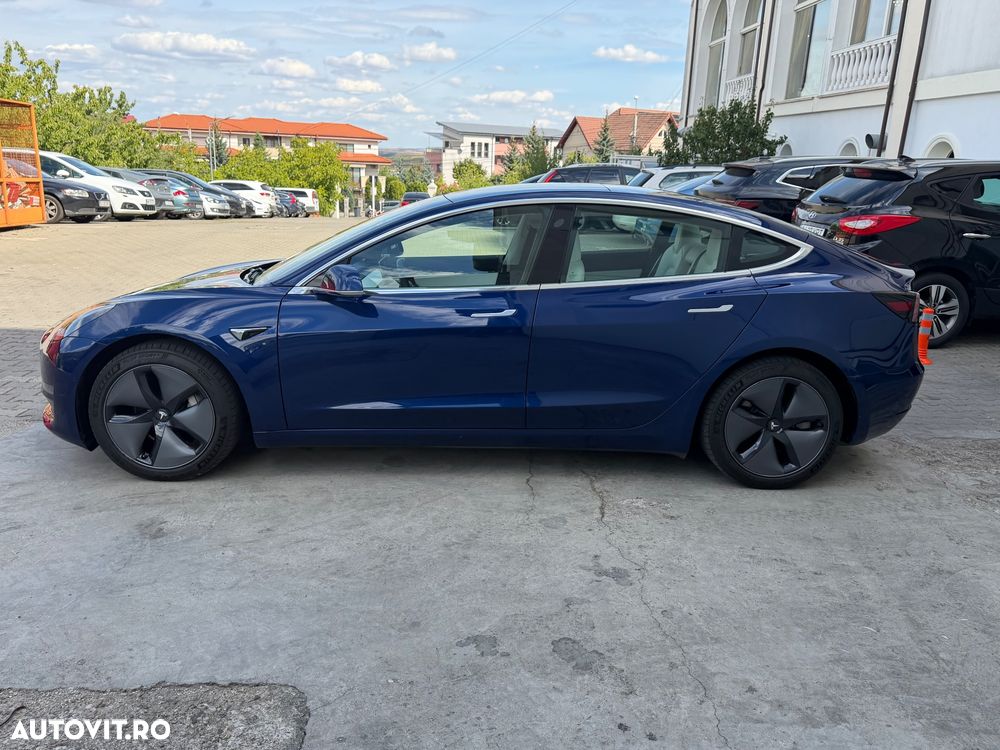 Tesla Model 3 - 2