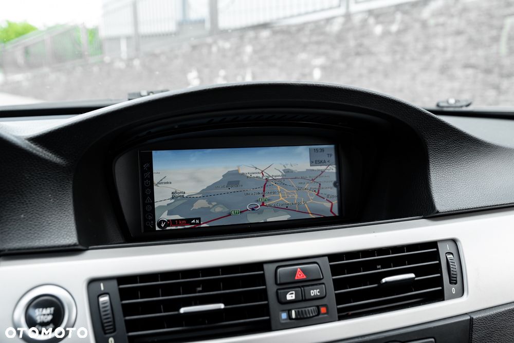 BMW Seria 3 320d xDrive DPF - 36