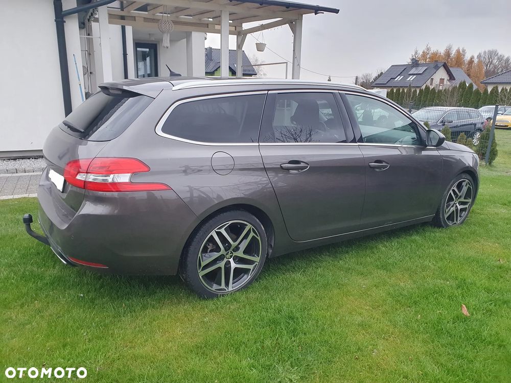 Peugeot 308 1.6 BlueHDi Allure S&S - 17