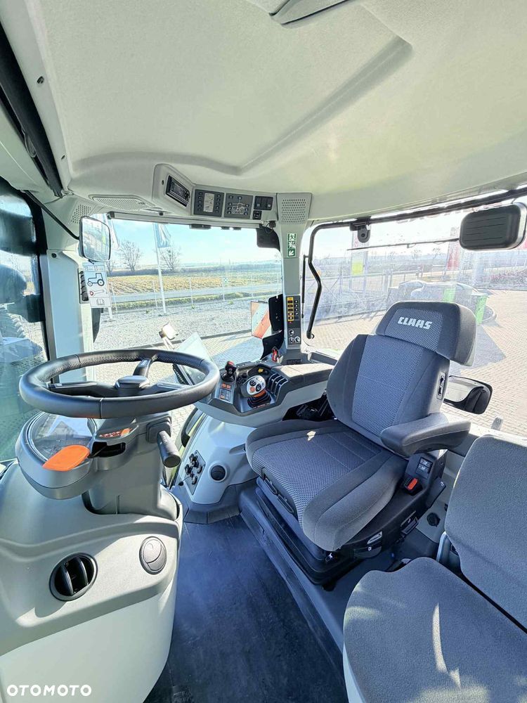 Claas AXION 930 CMATIC - 9