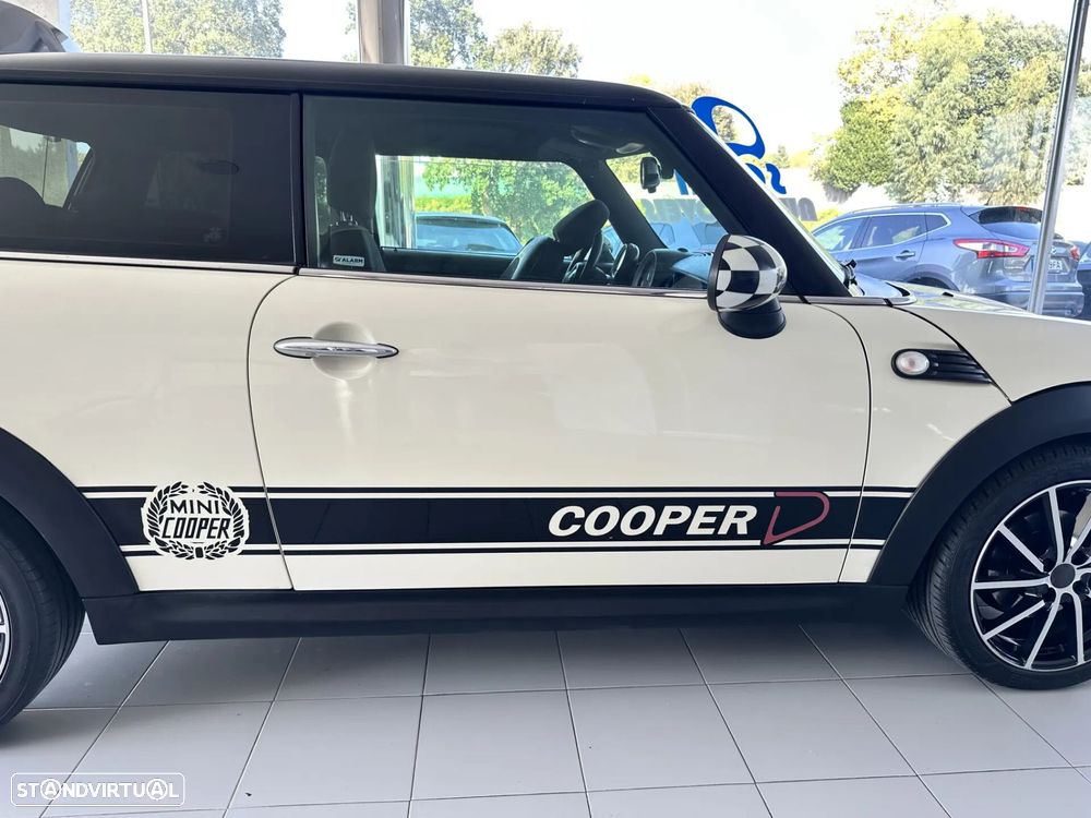 MINI 3 Portas Cooper D - 28