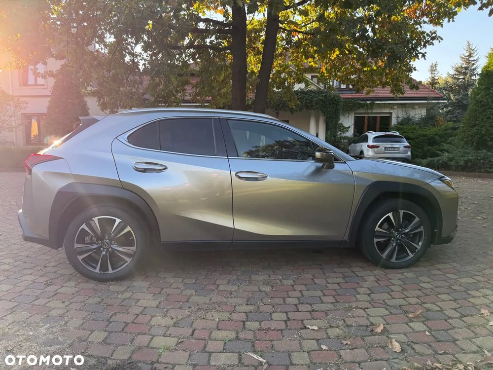 Lexus UX 250h GPF Business 2WD - 8