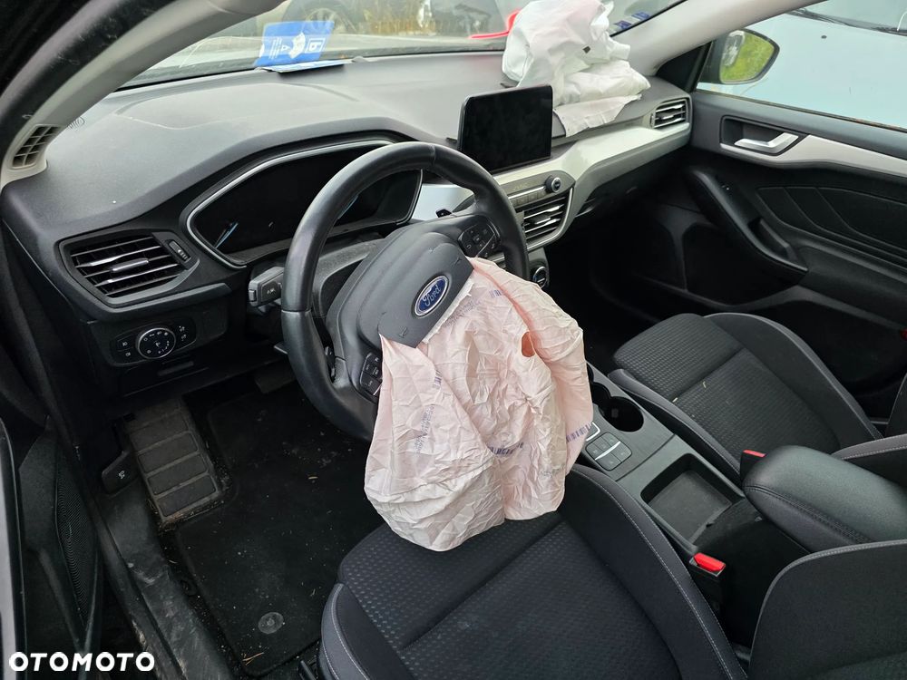 Ford Focus 1.0 EcoBoost Hybrid ACTIVE - 5