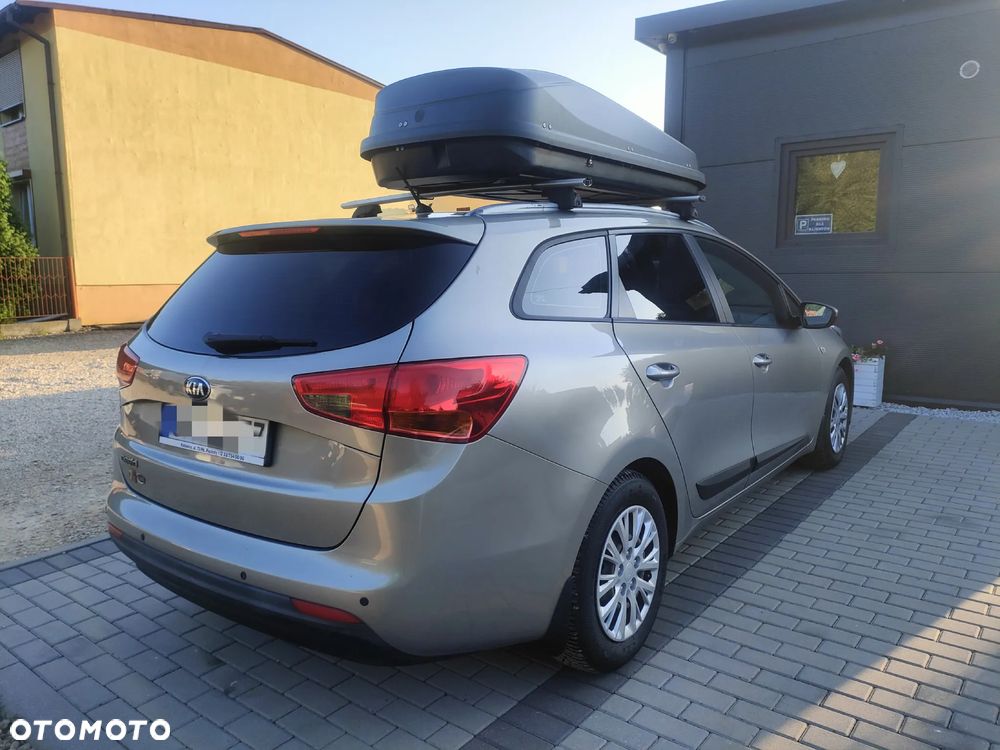 Kia Ceed - 11