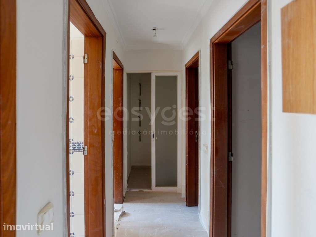 Prédio de 10 frações para Investimento com Vista Desafogada e Eleva... - Grande imagem: 3/58