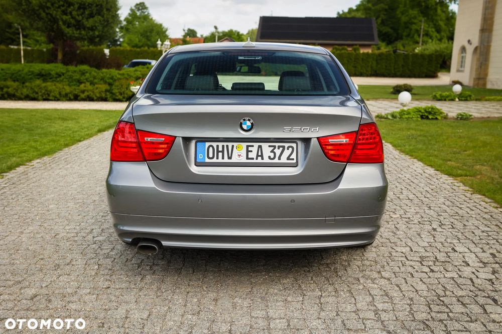 BMW Seria 3 320d xDrive DPF - 5