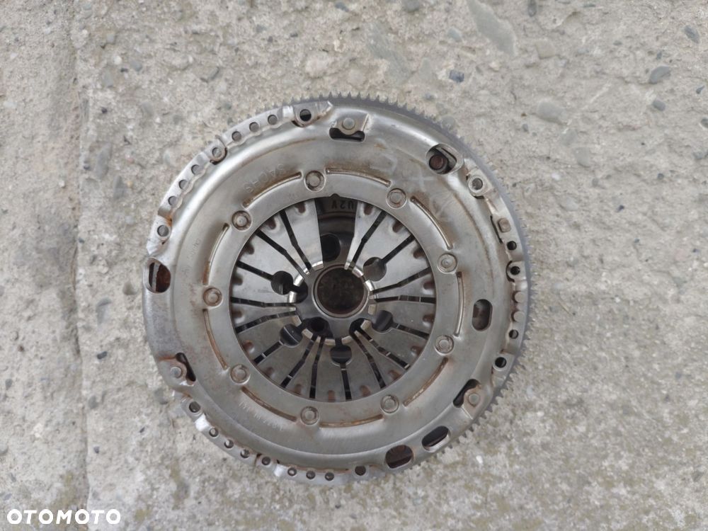 KOŁO DWUMASOWE 1.9 TDI 105KM SKODA OCTAVIA SUPERB VW JETTA - 1