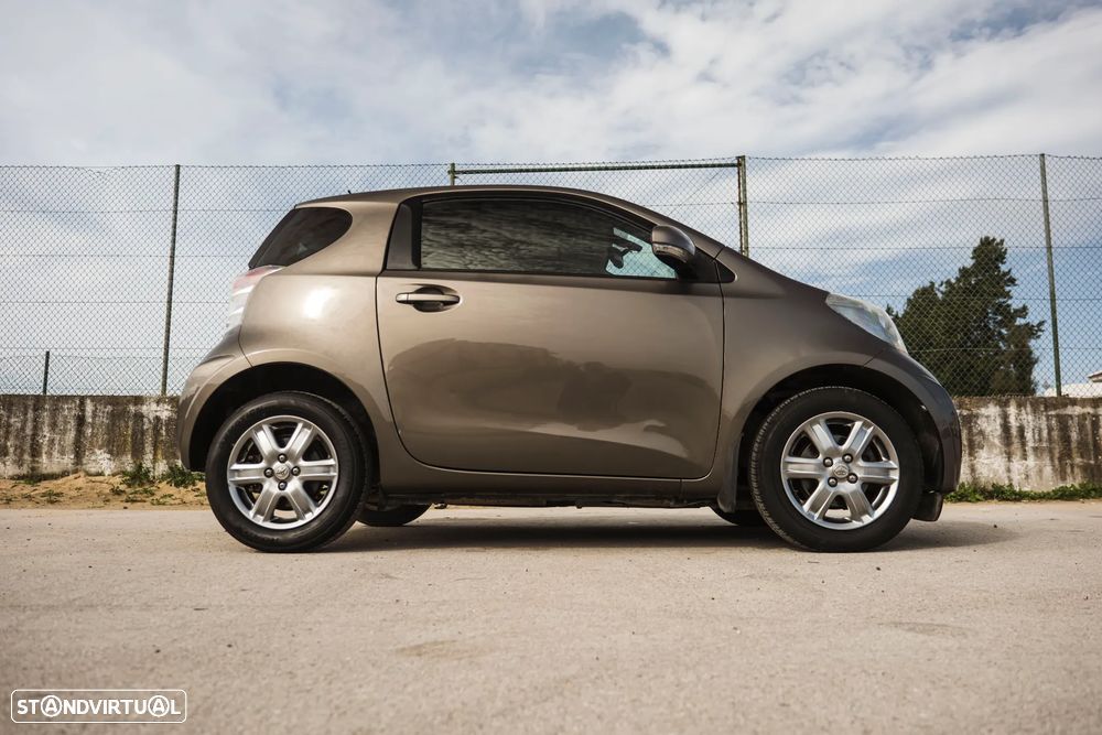 Toyota iQ 1.0 - 5