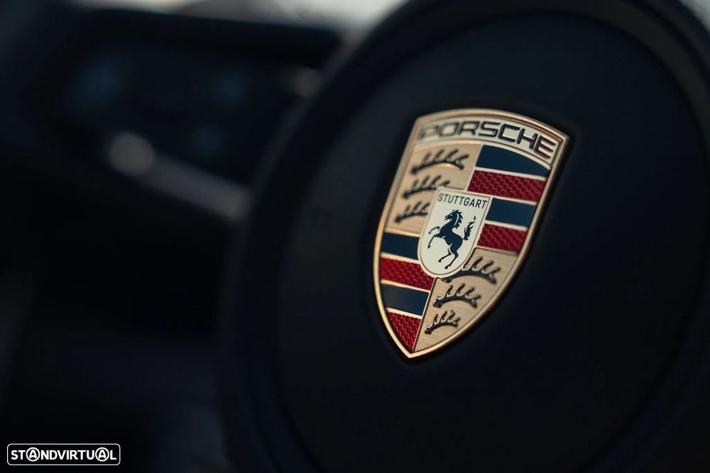 Porsche Macan Electric 4 - 18